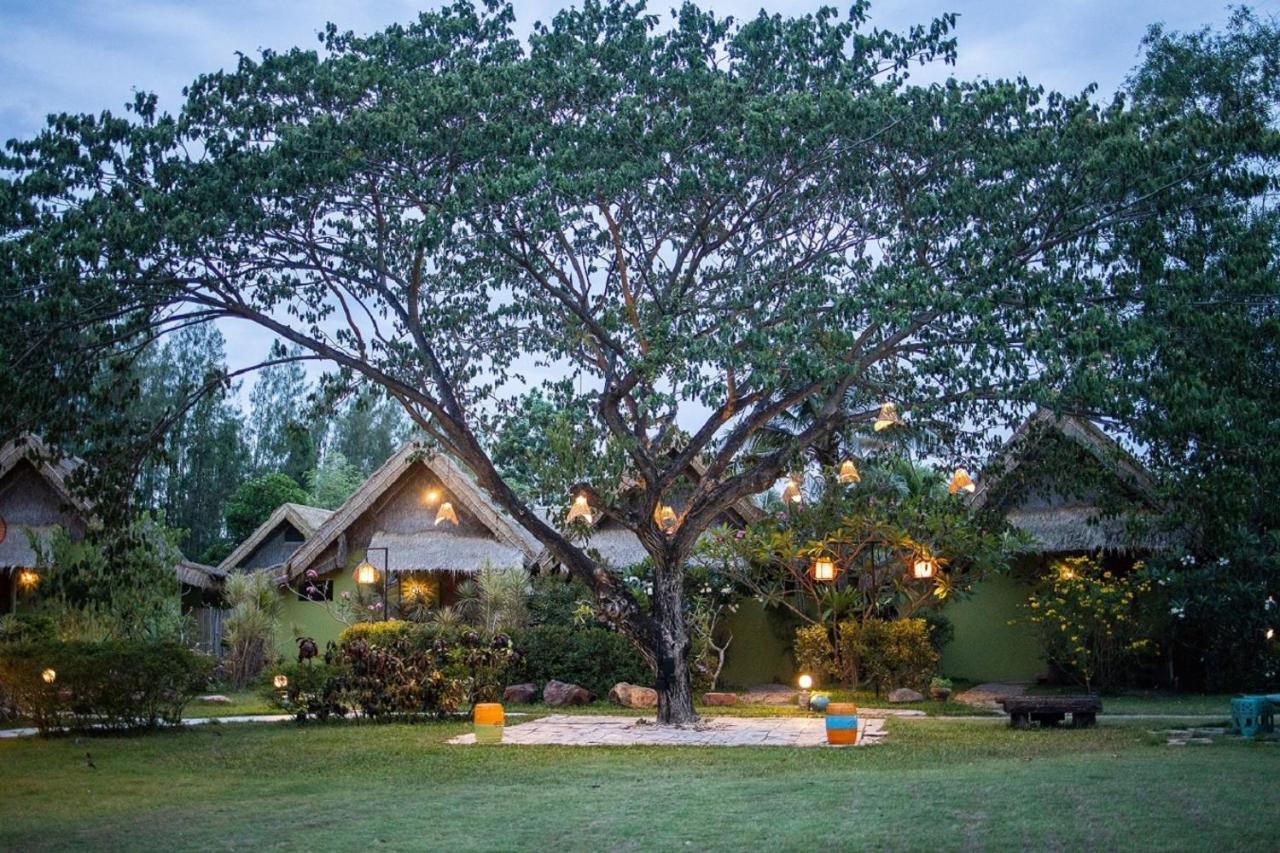 Asita Eco Resort Amphawa Eksteriør billede